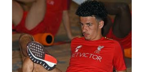 Curtis Jones kutsuu Liverpoolin nuorimmaksi kapteeniksi